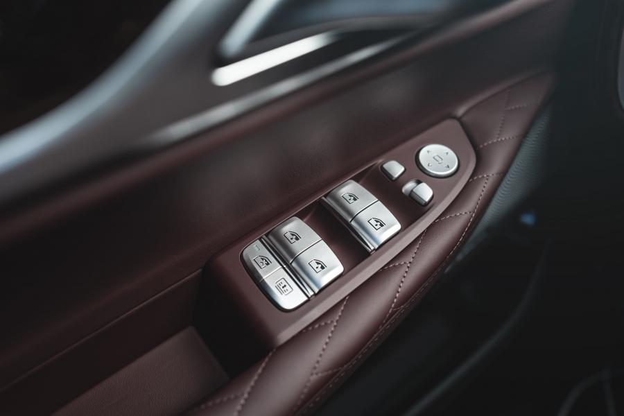 Детали интерьера BMW 745Le xDrive M Sport (G12) 2019 года  (WW) (фото 94 из 103)